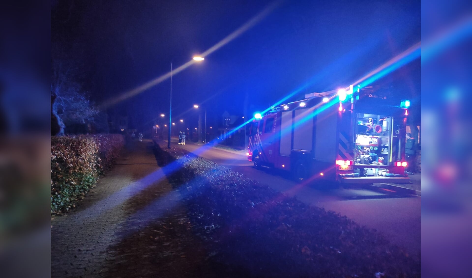 De brandweer in de Groningerstraat. (foto Persbureau Drenthe)