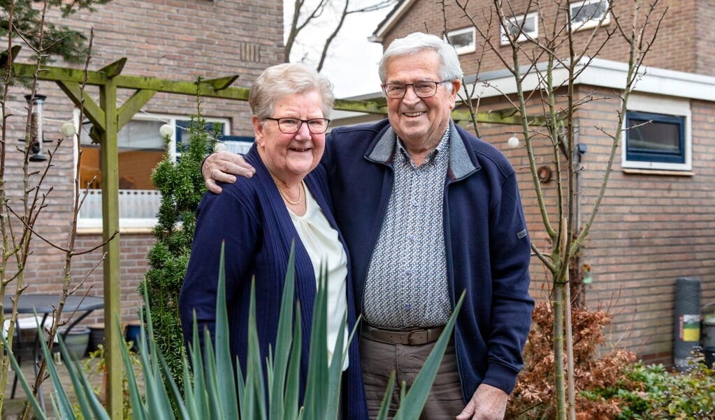 Fenna en Bram Kloppenburg uit Stadskanaal delen al ruim 60 jaar lief en leed met elkaar. (foto: Auniek Klijnstra)