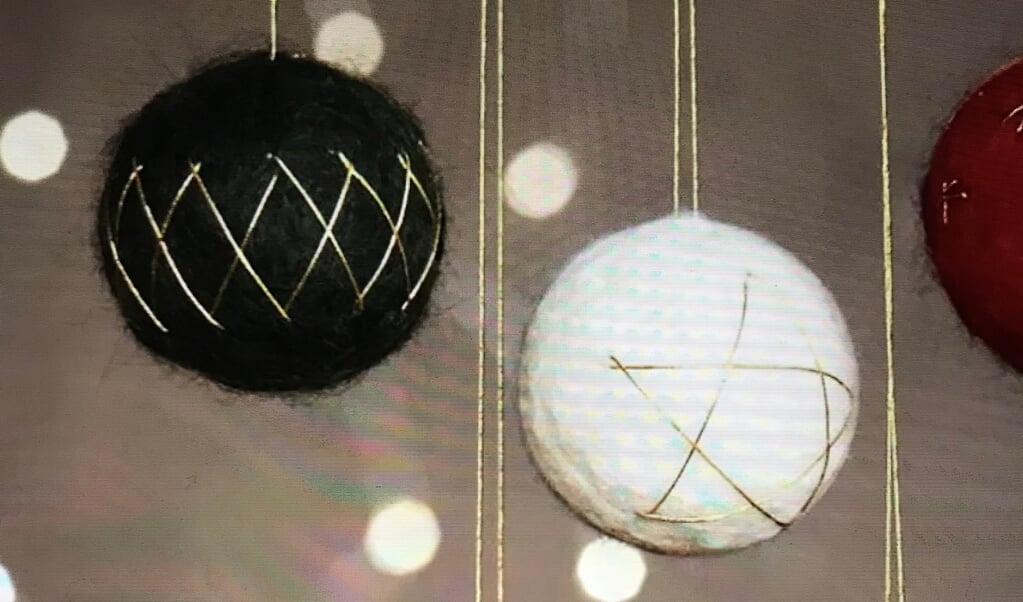Kerstballen gemaakt met naaldvilten.