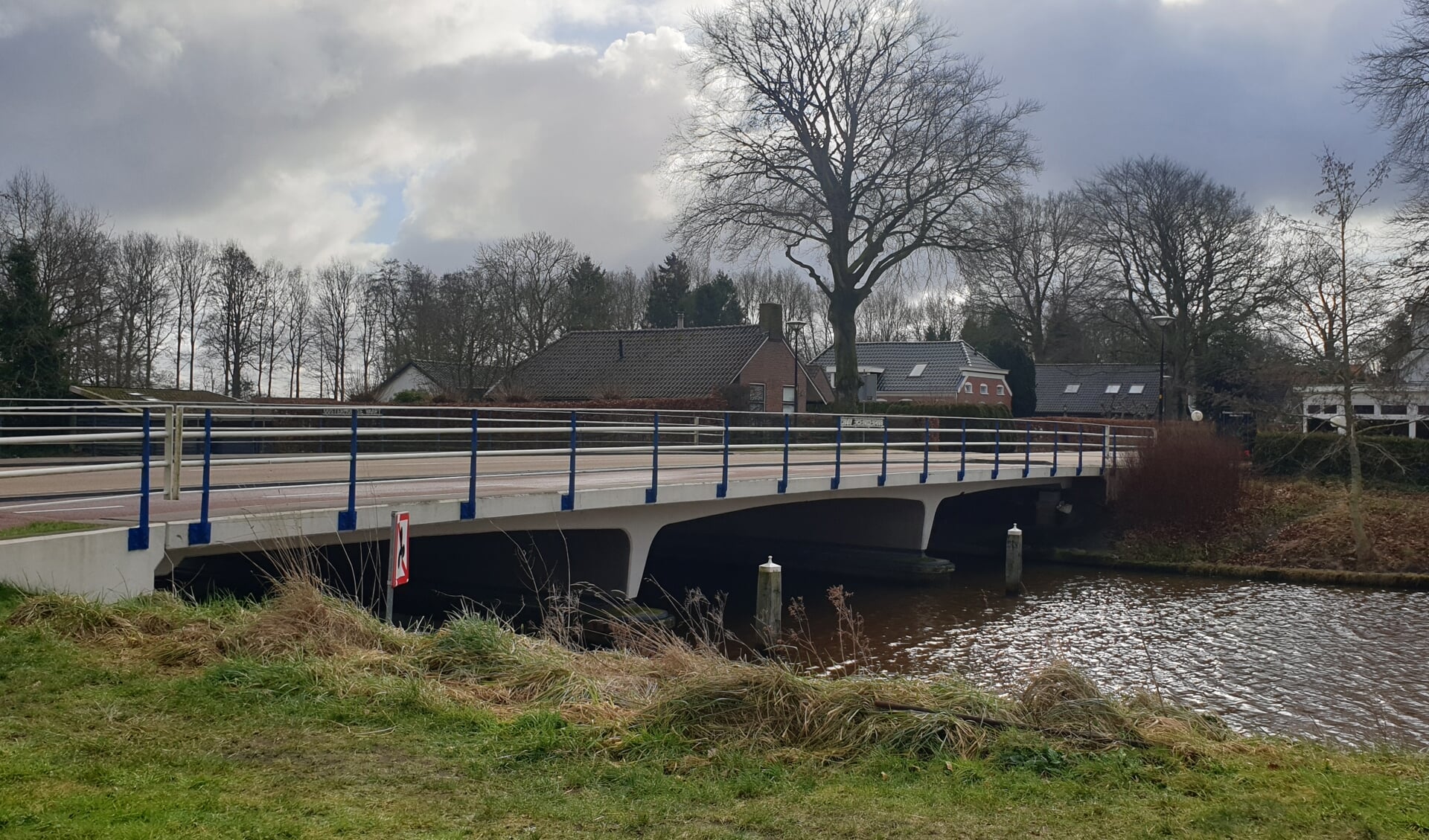 De brug over de Oostermoerse Vaart in De Groeve.