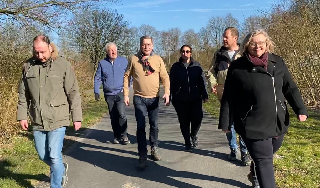 D66-ers aan de wandel met burgemeester Berry Link. Foto: Gemeente Veendam.