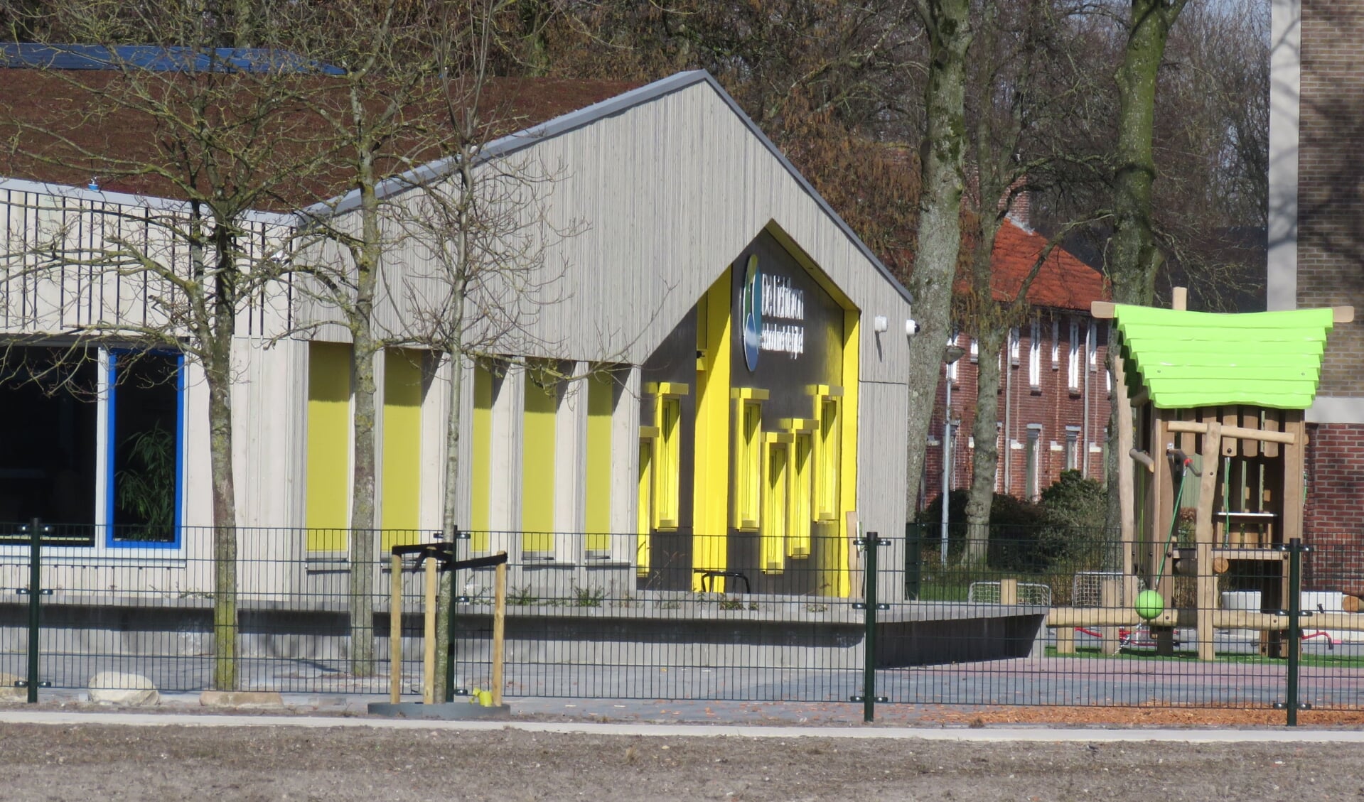 Het nieuwe gebouw van basisschool De Lichtbron.