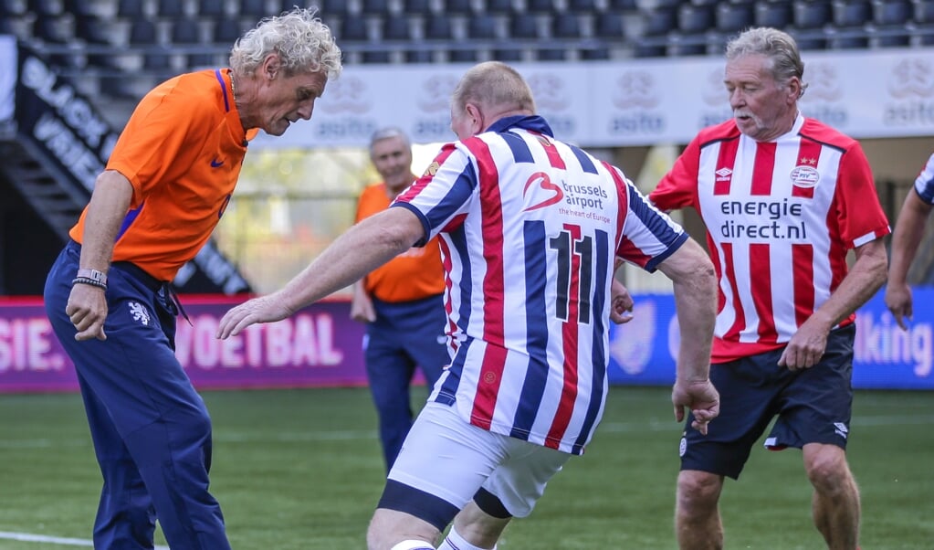 60-plussers kunnen bij SJS in Stadskanaal een partijtje voetballen bij de Old Stars. (foto: KNVB)