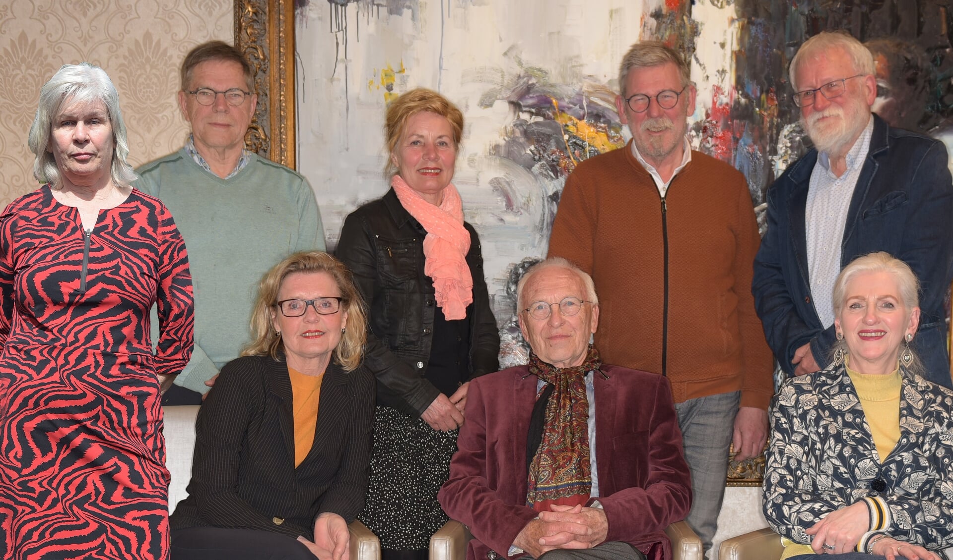 Het bestuur van de Filmliga Stadskanaal: Harma Vos, Klaas Harms, Ina Rotermundt, Alie Beyer, Max Lamberts, Frans Meerhoff, Gerard Oostendorp en Anneke Verweij. (foto: Krijn Verweij)