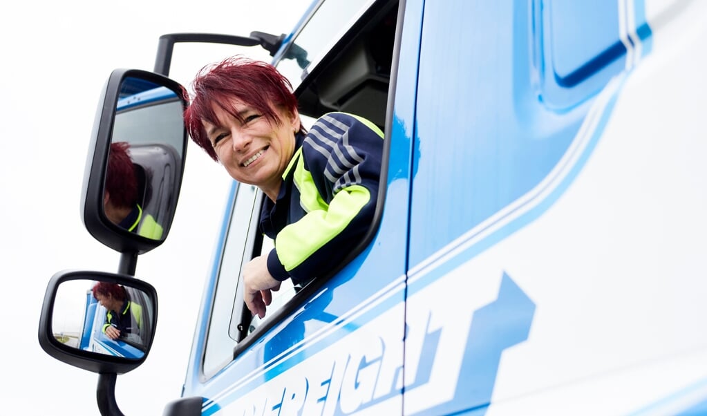 Door een groeiend aantal vacatures in de transportsector is er meer kans op werk als vrachtwagenchauffeur. (foto: UWV)