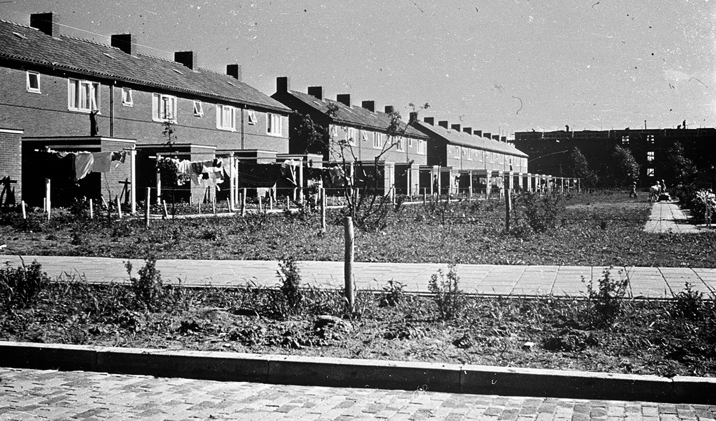 De Molukse wijk in Appingedam in de beginjaren (foto Collectie Moluks Historisch Museum).