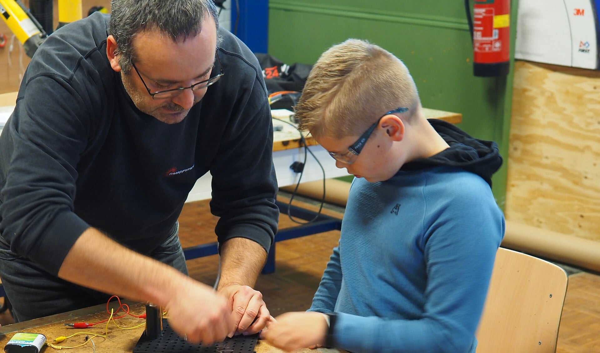 Bij De Jonge Onderzoekers Eemsdelta leren kinderen over de wereld van wetenschap en techniek.