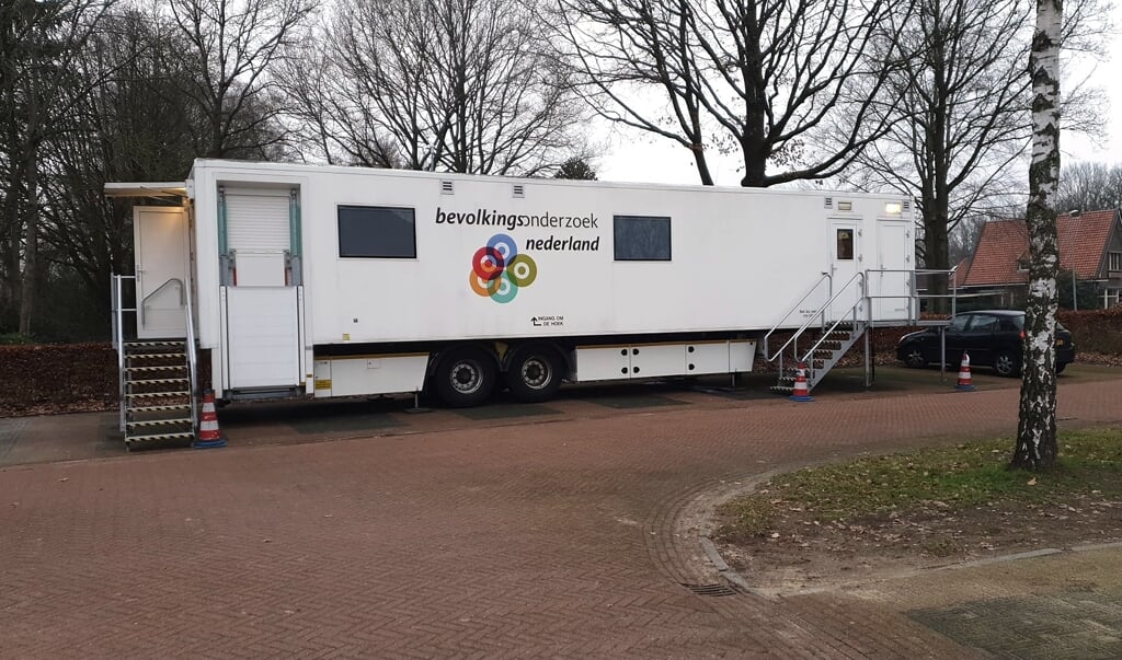 Dit mobiele onderzoekscentrum - met het nieuwe logo - is binnenkort weer op diverse plaatsen in Emmen aan te treffen.