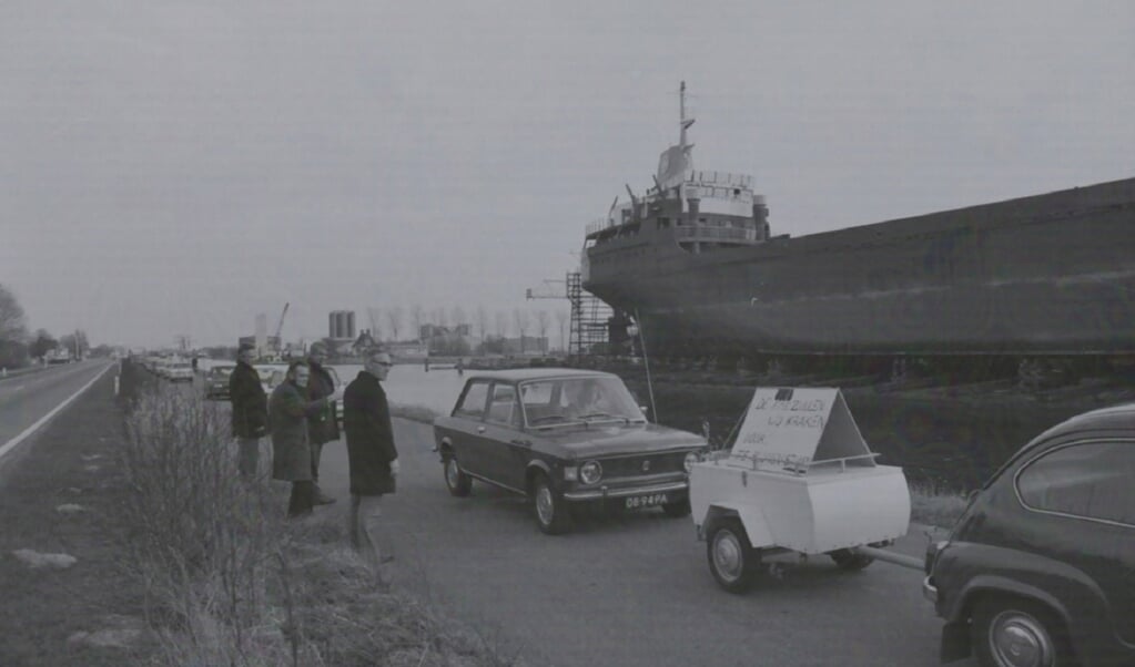 Een beeld van de staking in de scheepsbouw langs het Winschoterdiep in 1973. (bron Groninger Archieven)