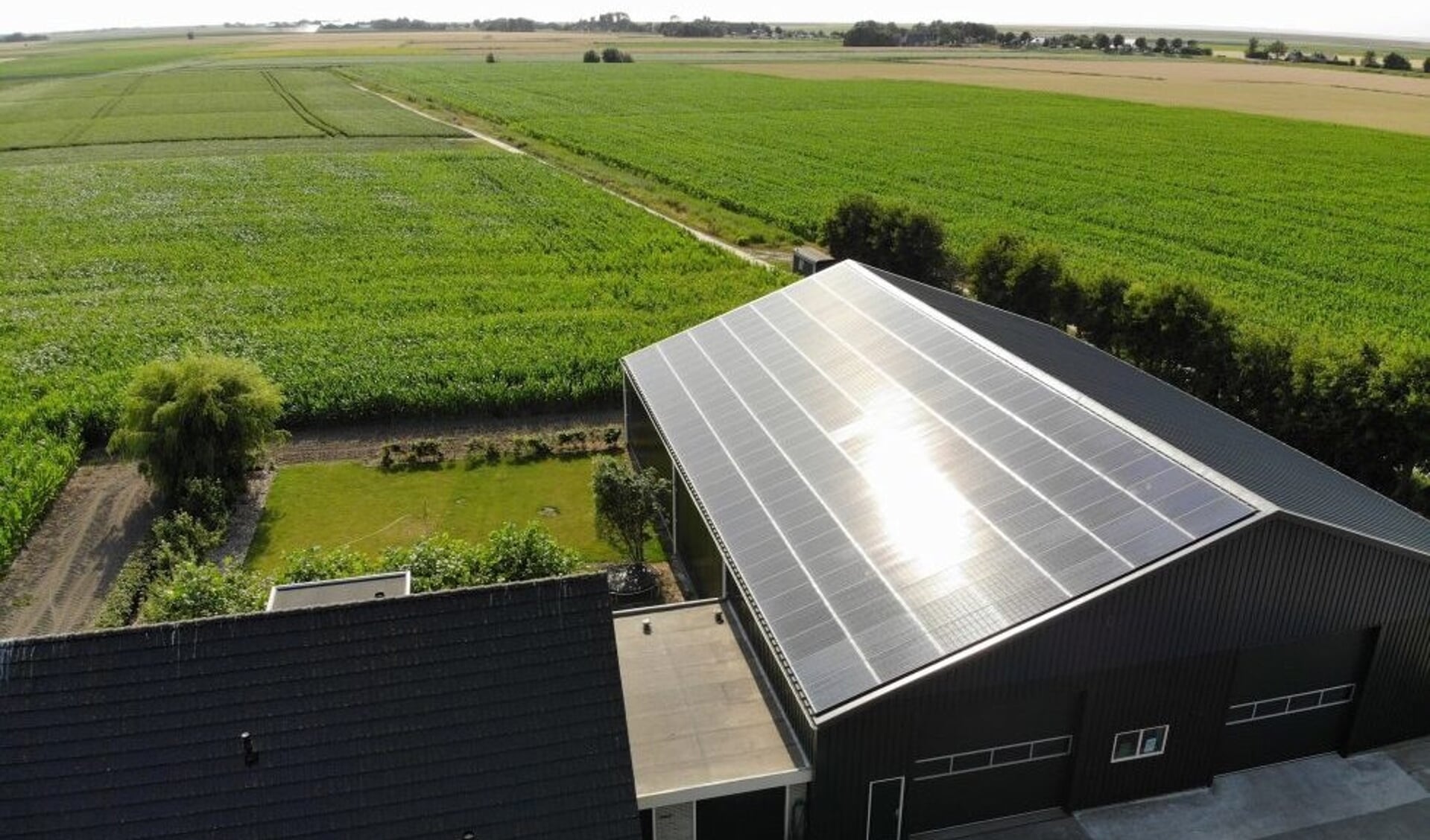 Door zonnepanelen op een dak te plaatsen is het niet langer enkel een dak: het is een dak met meerwaarde. (foto Stichting Buurkracht)