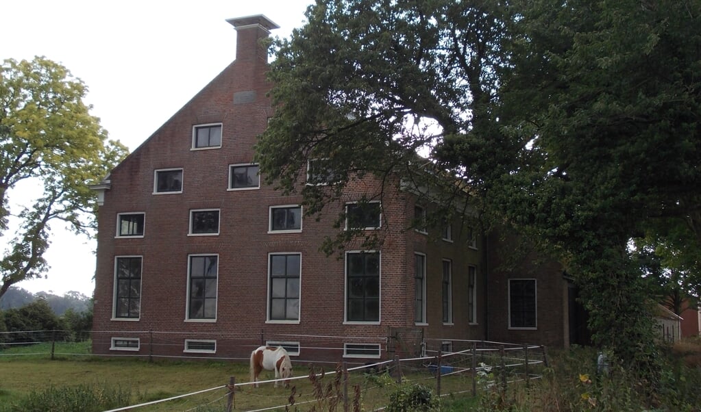 De boerderij aan de Hereweg in Meeden die subsidie heeft gekregen voor restauratie en groot onderhoud. (foto Rijksmonumenten.nl)