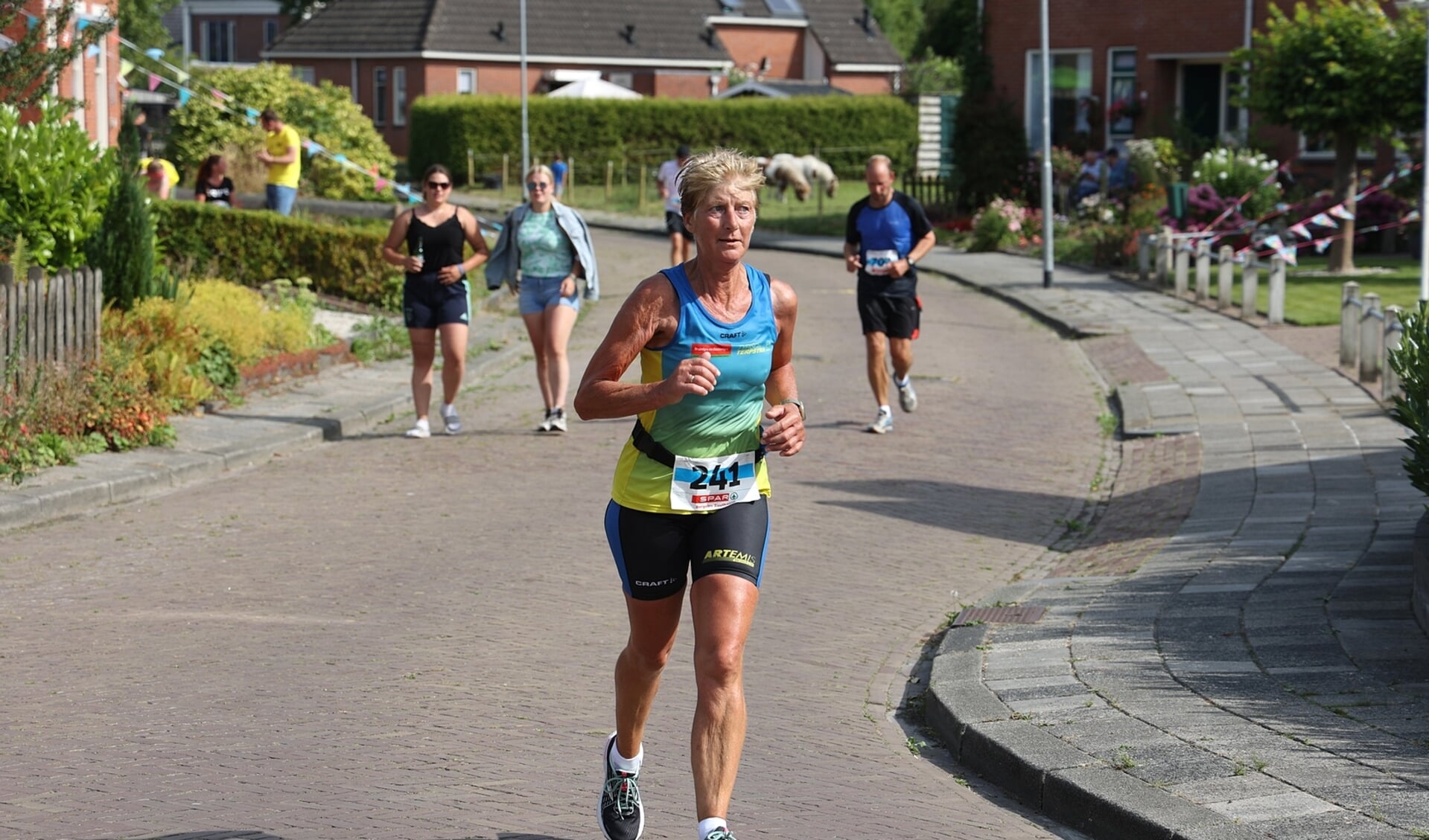 Grietje Dijkmans is op weg naar de finish. Foto: Herman Rinket