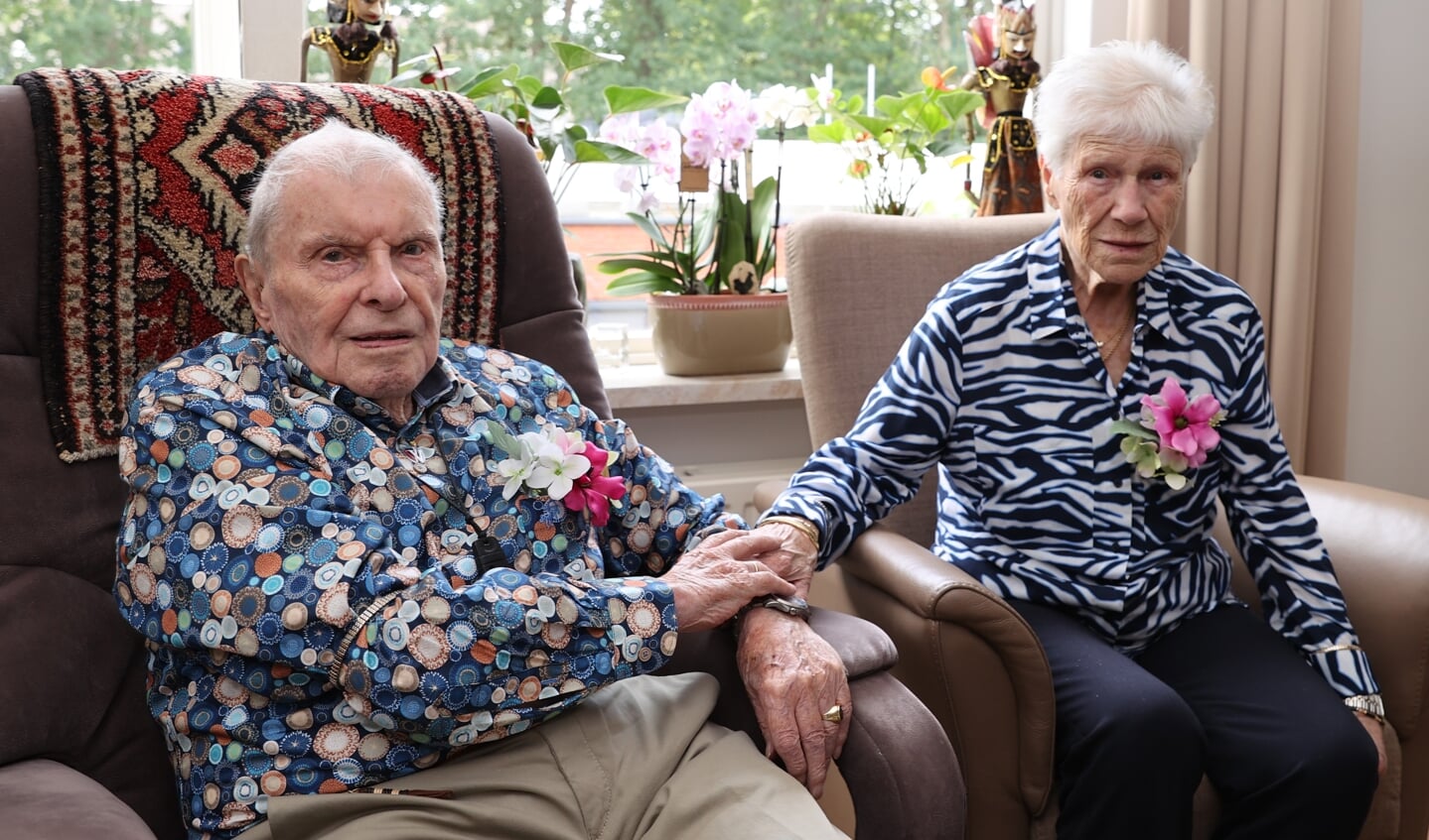 Leo en Tinie Bijleveld op de dag van hun 70-jarig huwelijksfeest (foto Herman van Oost).