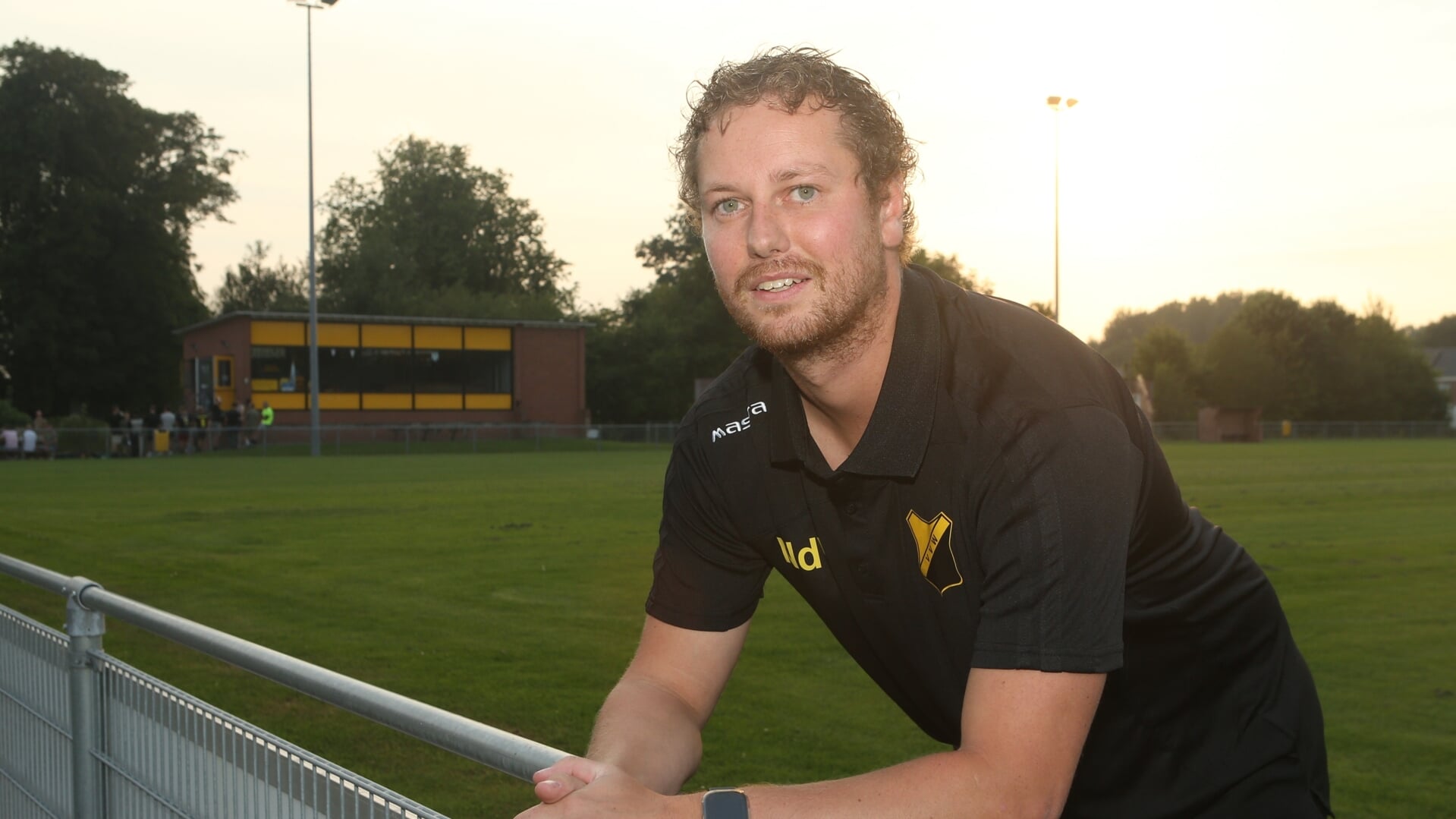 Warffum-trainer Nico de Vries. 