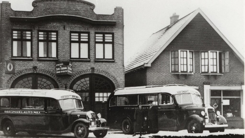 Busbedrijf Bergman in Ter Apel verzorgde ook het personenvervoer in de regio. (foto: collectie Streekhistorisch Centrum)