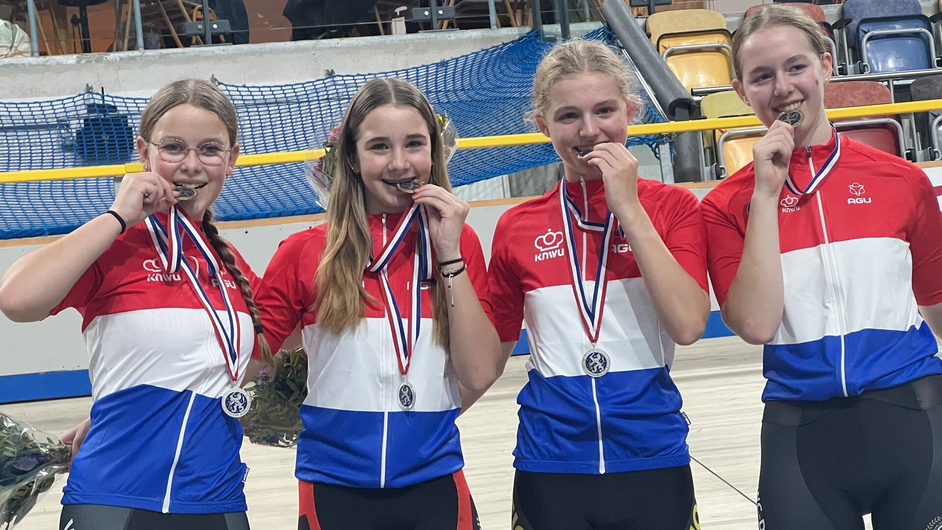 De Nederlandse kampioenen Ploegachtervolging met Dion Kamp uit Gasselternijveen.
