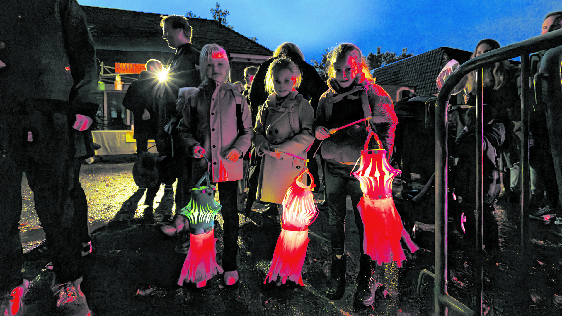 De kinderen hadden hun best gedaan om een zo mooi mogelijke lampion te maken. (foto: Liam Kuiper/LK Media)