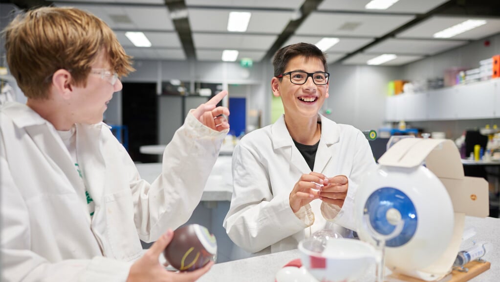 Kinderen kunnen deelnemen aan kennismakingslesjes om alvast sfeer te proeven. (foto: Ronald Zijlstra)