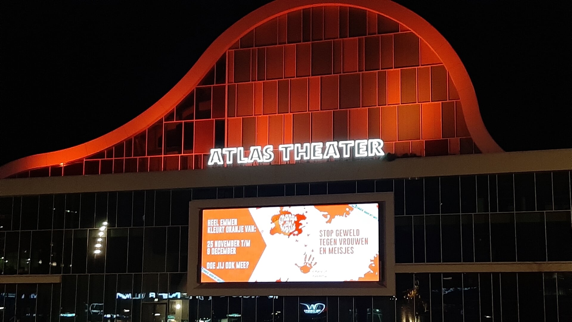 Het Atlas Theater in Emmen is weer een van de uithangborden van de campagne Oranje the World.