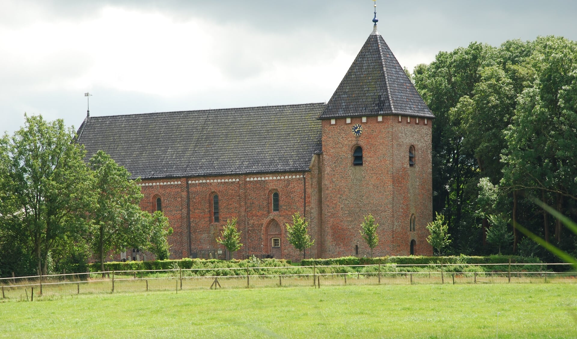 Er wordt onder andere geld uitgetrokken voor de aanpak van de kerk van Huizinge. 