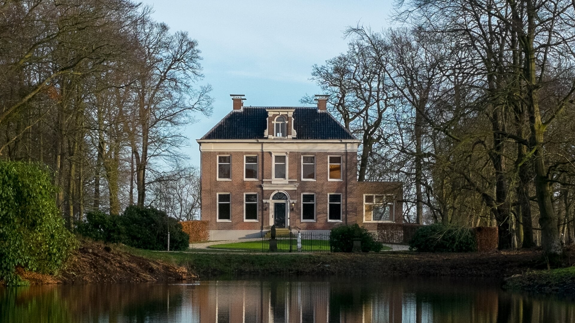 Huize Vennebroek op het gelijknamige landgoed aan de rand van het Frieseveen.