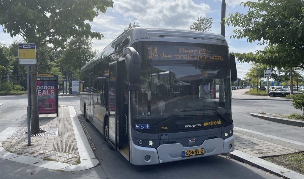 De streekbussen in Groningen en Drenthe rijden in de meivakantie een aangepaste dienstregeling. (foto: OV-bureau Groningen Drenthe)