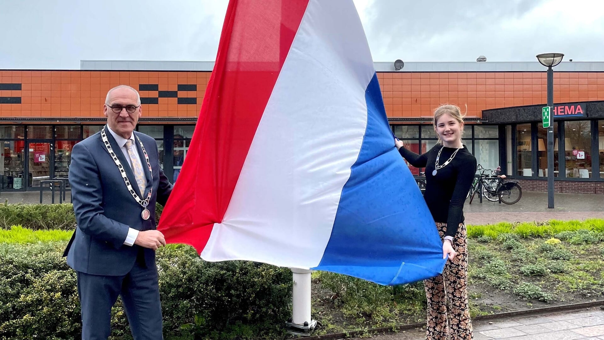 Burgemeester Hoogendoorn: ,,Ook dit jaar herdenken we weer de bevrijding van onze gemeente.'' 