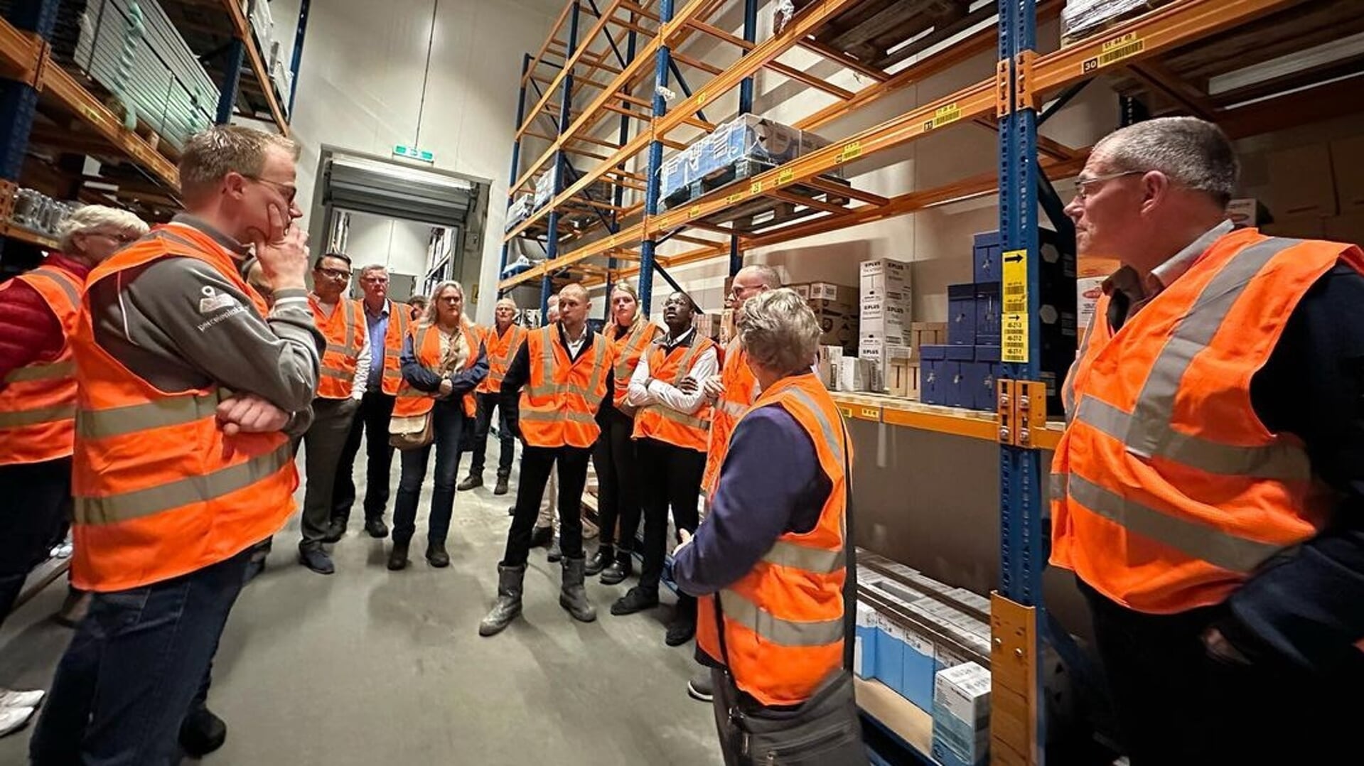 VVD Noord Drenthe bezoekt het COOP distributiecentrum in Gieten