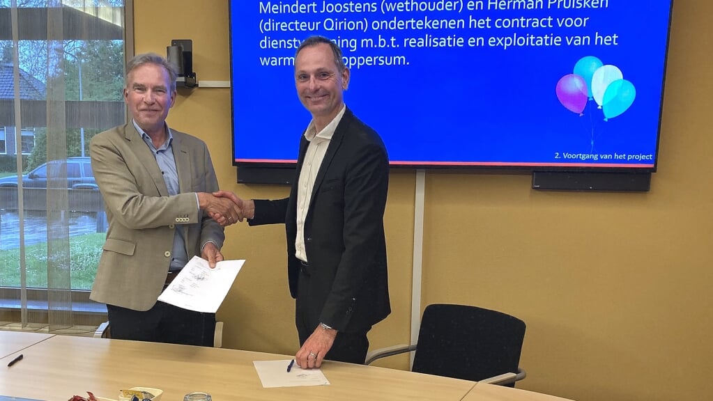 Meindert Joostens en Herman Pruisken hebben de overeenkomst ondertekend.
