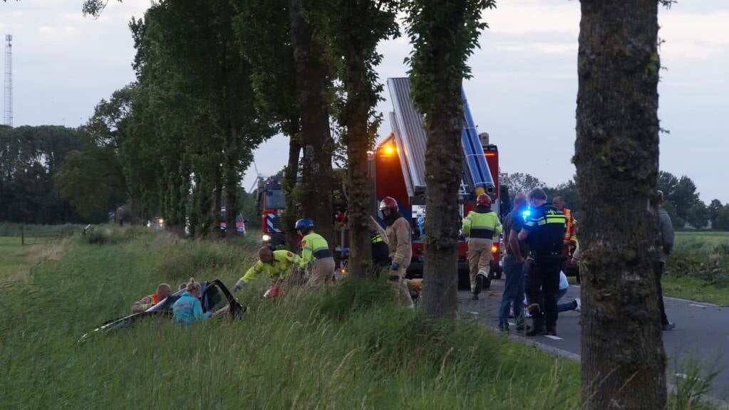 Bestuurder Raakt Zwaargewond Bij Onderdendam