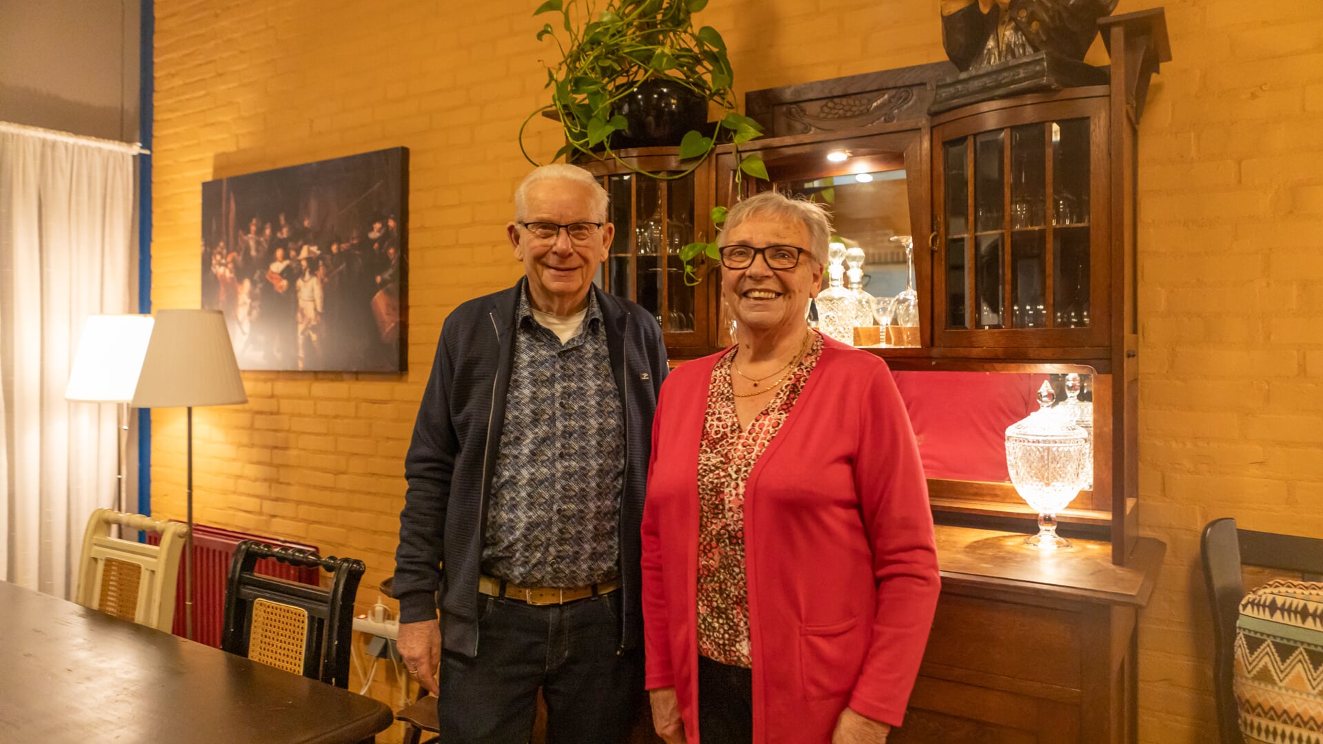 Elzo en Bina Drenth uit Alteveer zijn dankbaar dat ze hun 60e trouwdag hebben mogen vieren. (foto: André Dümmer) 