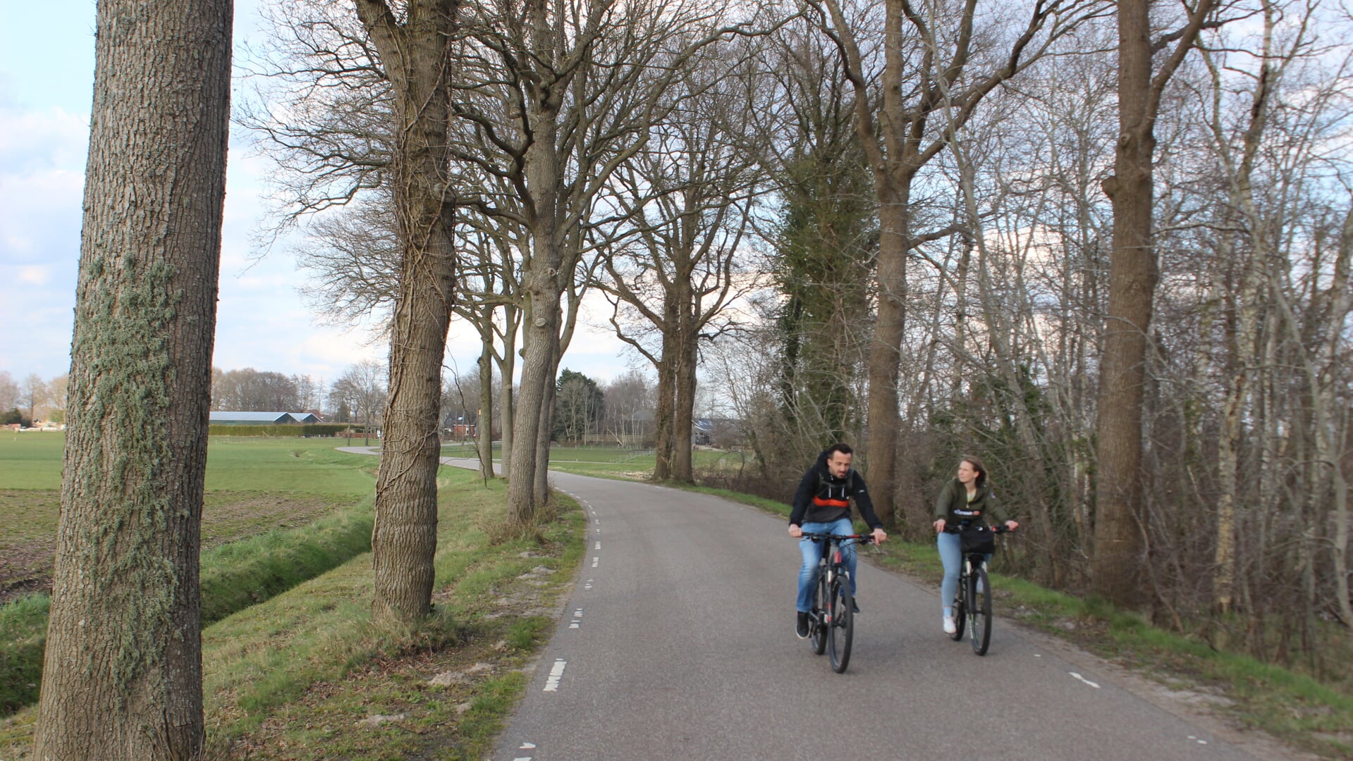 Een volledig fietspad tussen Ekehaar en Rolde is veiliger voor de fietser. 