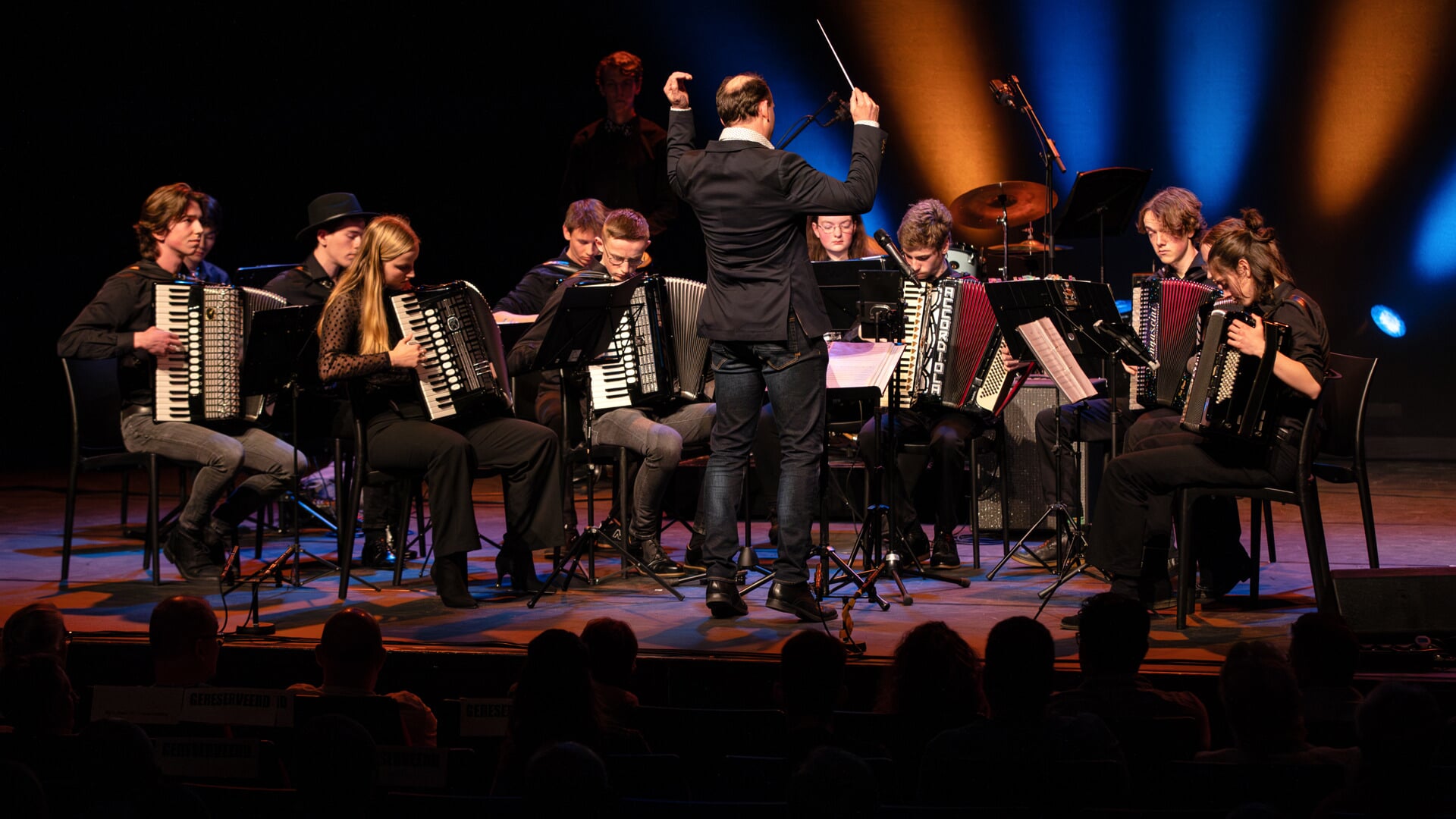 Ook het Nederlands Jeugd Accordeon Orkest trad op tijdens het Internationaal Accordeonfestival in Geert Teis. (foto: Auniek Klijnstra) 