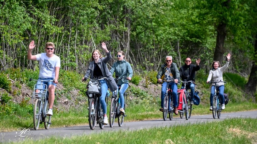 Onder de deelnemers van de Boerderijen Fietspuzzeltocht rond Beilen wordt dit jaar eenmalig een nieuwe elektrische fiets verloot.
