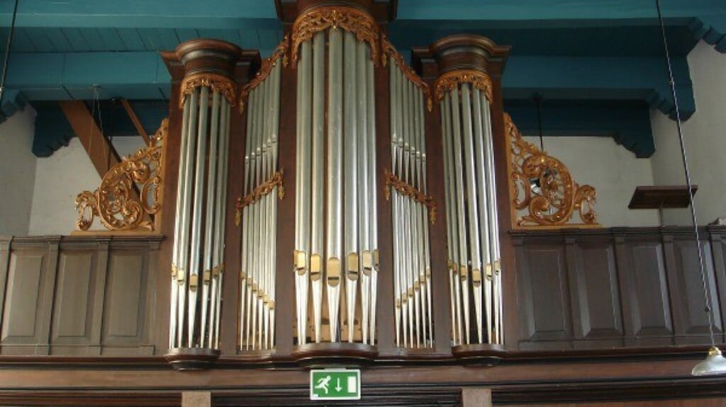 Het orgel in de kerk van Adorp.