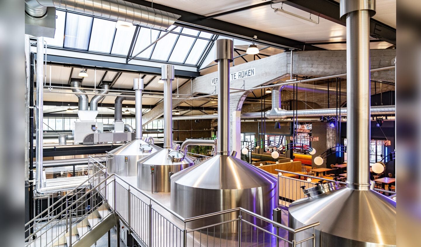 Bieretitet voor de ‘Mayflower Bock’ dat door middel van kunstmatige intelligentie gegenereerd is|de duurzame brouwketels van de Stadshaven Brouwerij Rotterdam|