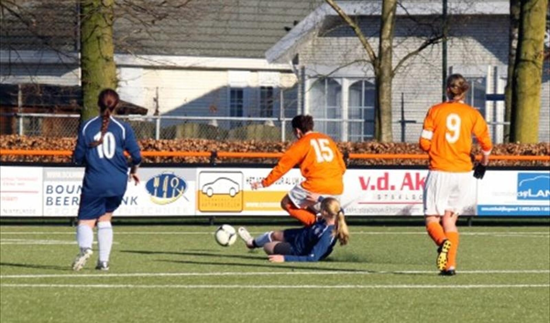 Voetbalsters Nistelrode verslaan koploper