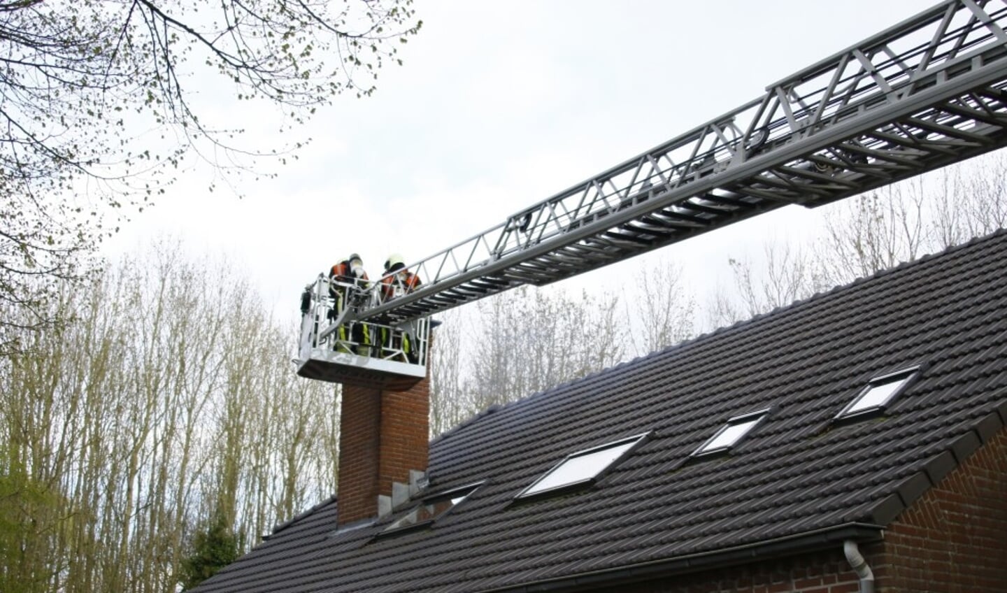 Fikse schoorsteenbrand zorgt voor inzet brandweer in Nistelrode