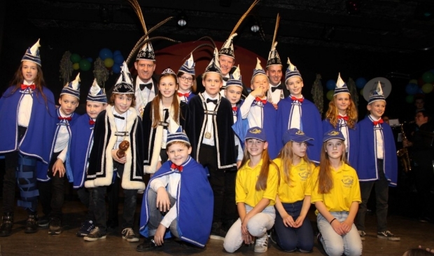 Jeugd prins, prinses en adjudant Piererijk