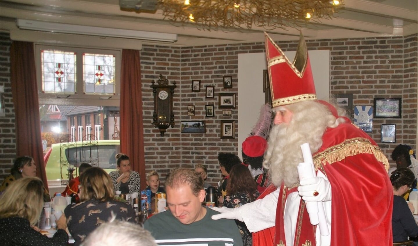 Nistelrode - Sinterklaasintocht & Pietenontbijt