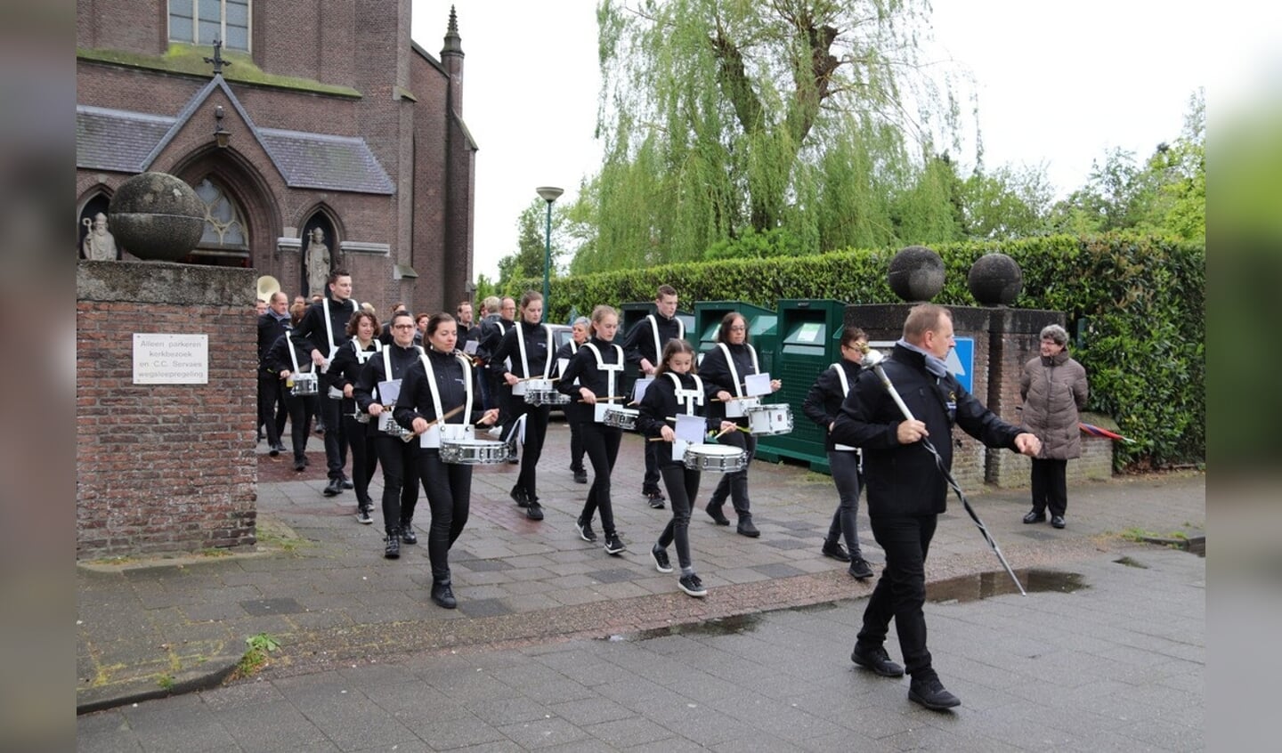 Heeswijk-Dinther - Opening Koningsdag plein 1969