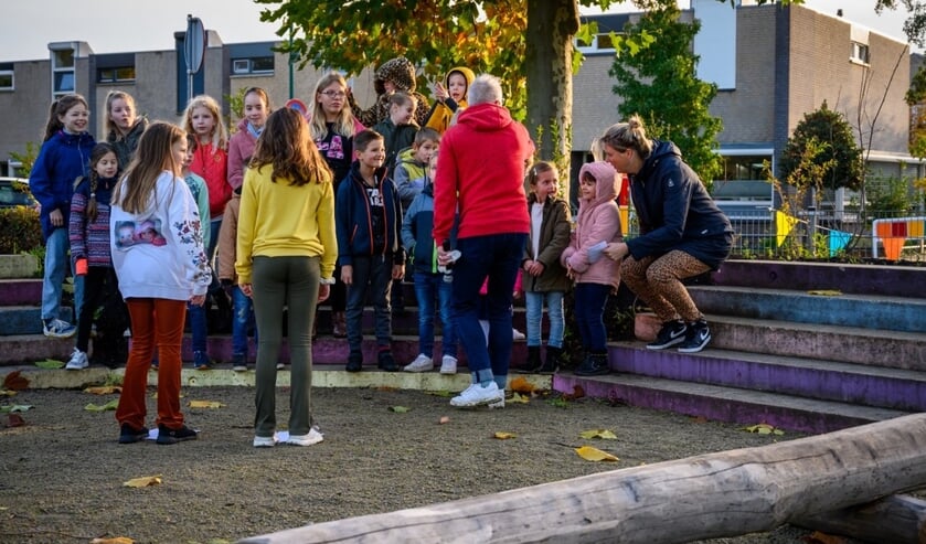 Heeswijk-Dinther -  Opening groen schoolplein BS de Bolderik