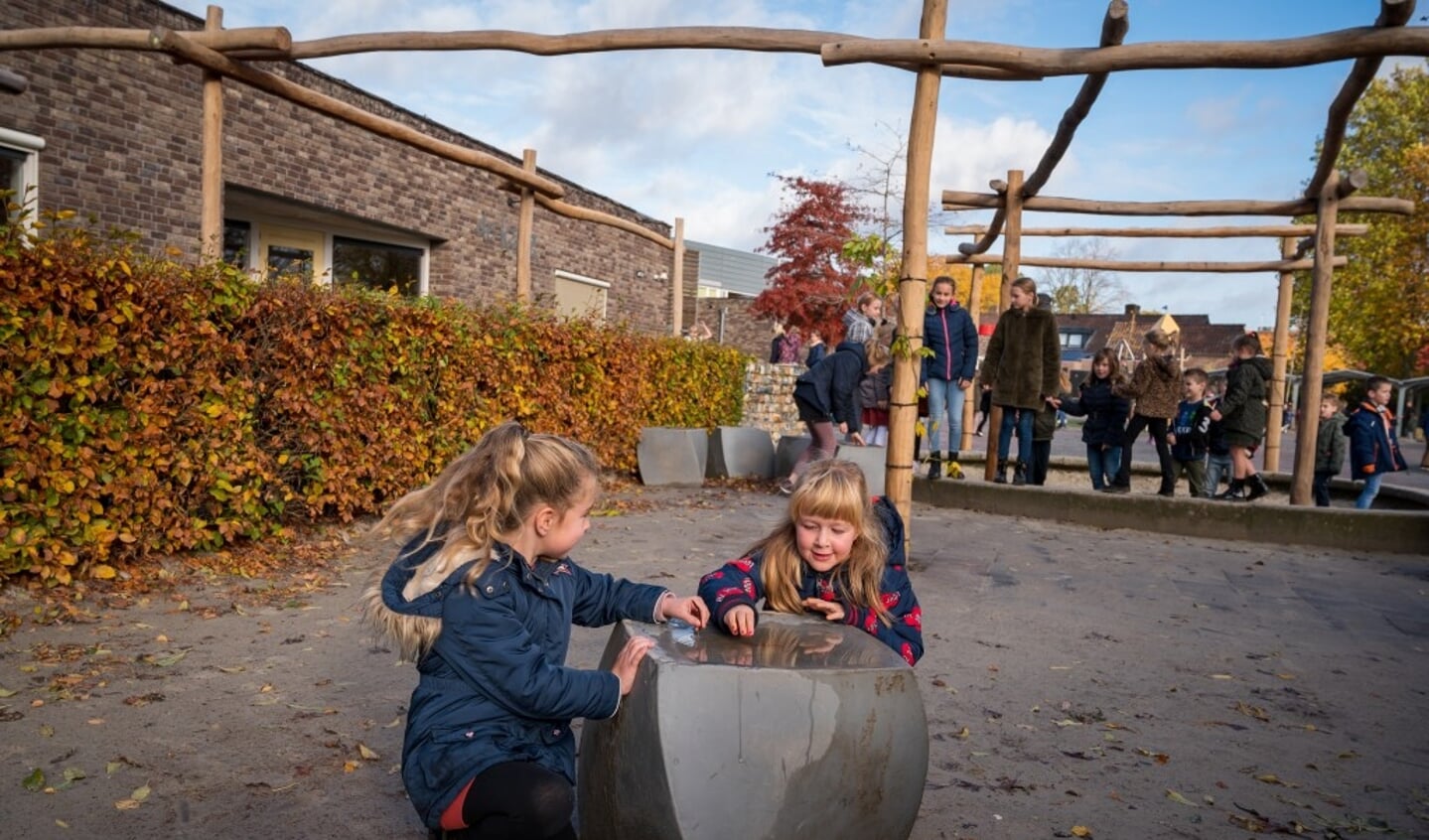 Nistelrode - Opening schoolplein BS 't Maxend 