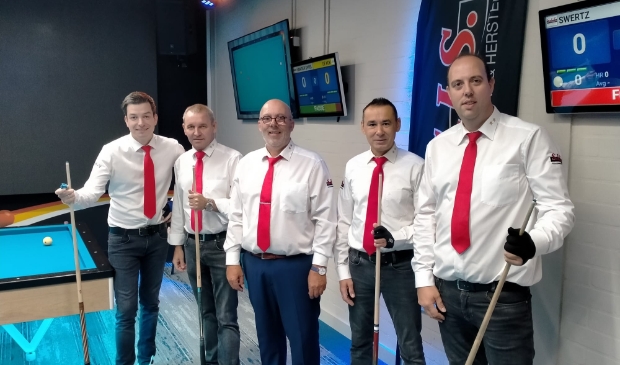 V.L.N.R. Raymund Swertz, Raimond Burgman, teamleider Jan van de Vorle, Jean van Erp en Martien van der spoel.