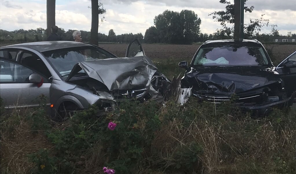 Ernstig Gewonde Na Frontaal Botsing In Heeswijk-Dinther - Mooi Bernheze