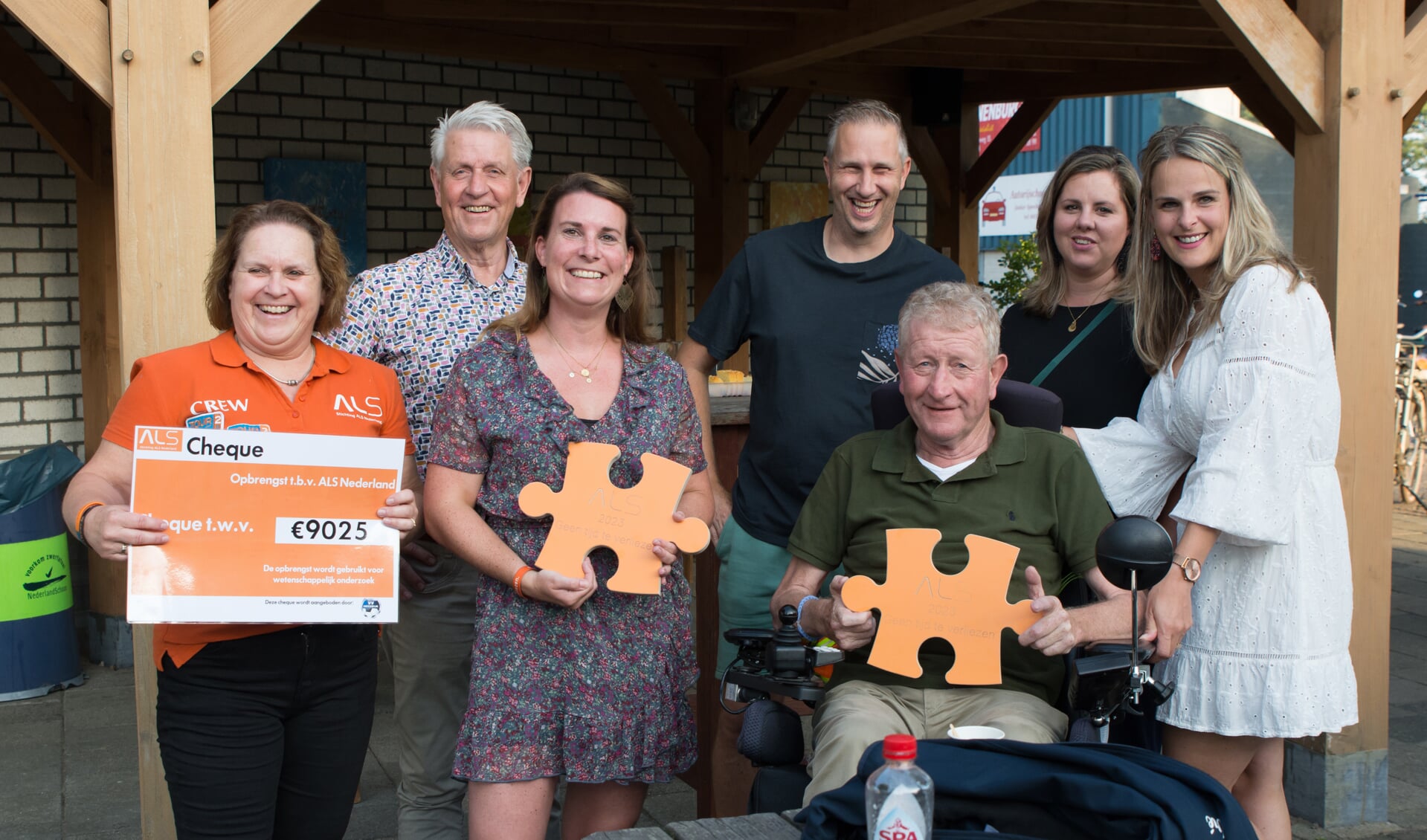 Afgevaardigde stichting ALS Nederland, Frans Langenhuijsen, Ilse Lunenburg-Dortmans, Dirk Dekkers, Marrit Heerkens, Andre Langenhuijs en Kim Dijkhoff