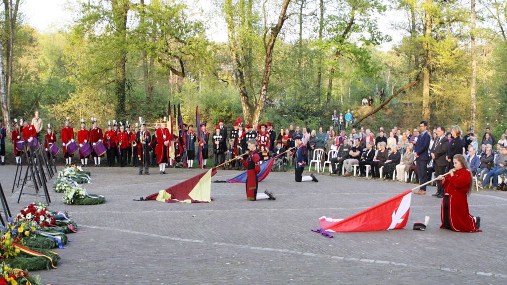 Het Sint Willebrordusgilde Heeswijk gedenkt de gesneuvelde slachtoffers op 4 mei in Vught