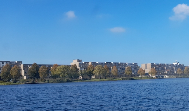 <p> Woningen in de Boulevardflats aan het Weerwater worden door nieuwe kopers voor veel hogere prijzen in de markt gezet. </p>