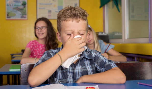 <p>Leerlingen en docenten worden ziek door slechte staat schoolgebouwen. (Foto: AdobeStock)</p>