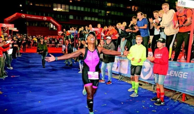 Beelden van de Challenge Almere-Amsterdam 2019. Dit jaar in afgeslankte vorm.